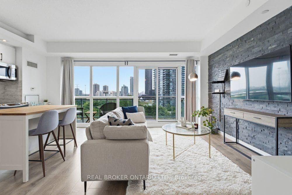 165 Legion Road N, Unit 825 - Image 1