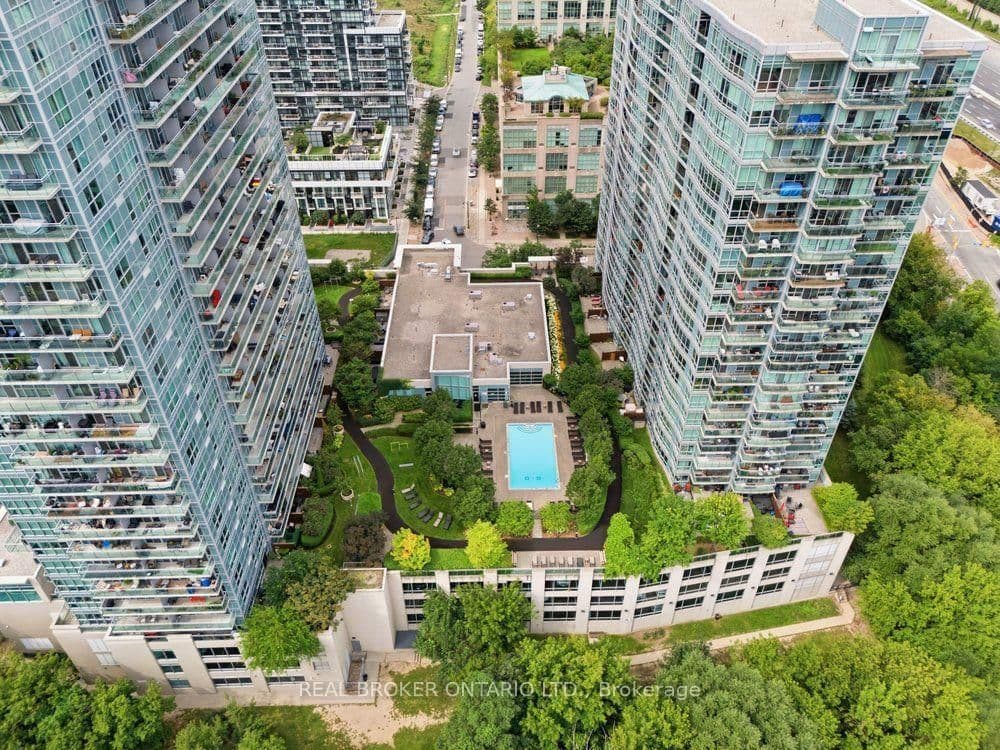 165 Legion Road N, Unit 825 thumbnail 25