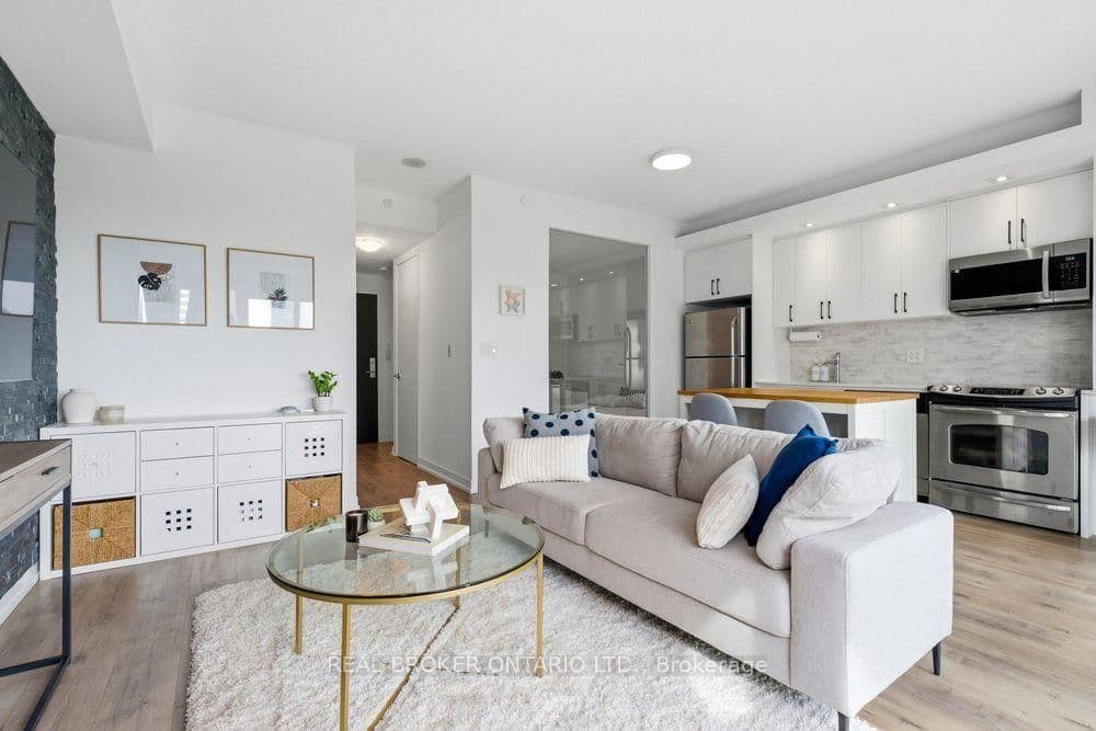 165 Legion Road N, Unit 825 thumbnail 7