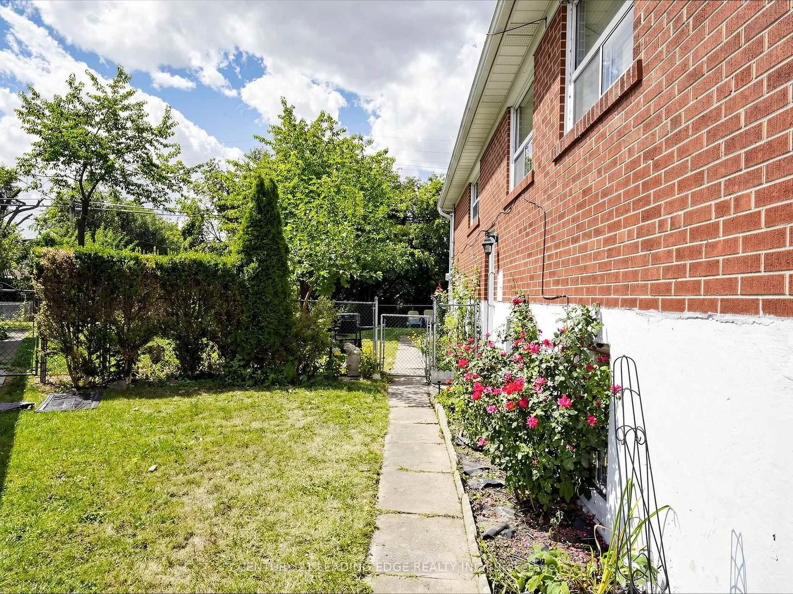 17 Tinton Crescent thumbnail 27