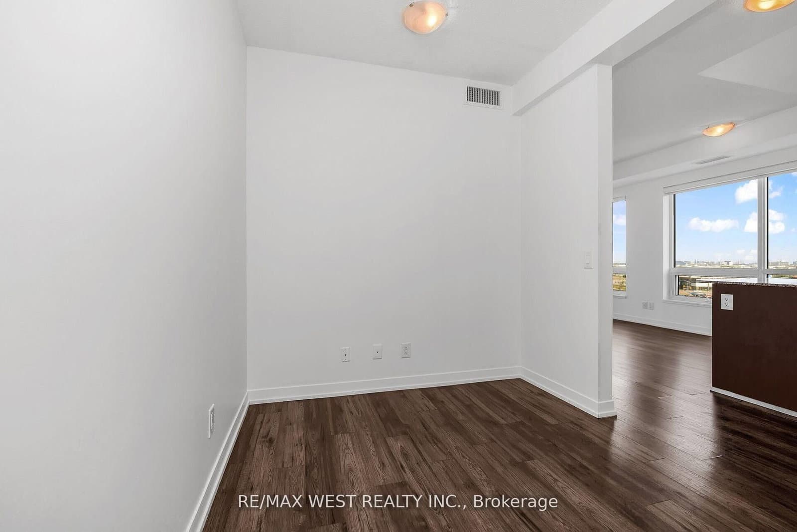 840 Queens Plate Drive, Unit 1211 thumbnail 16