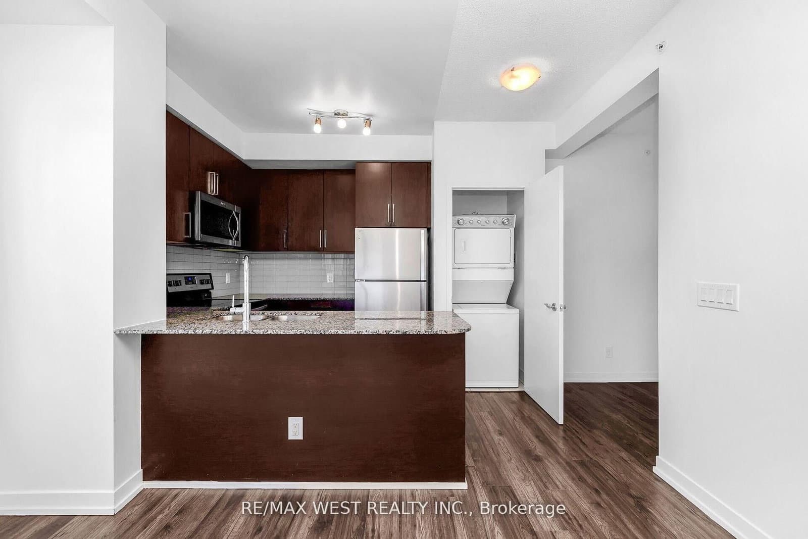 840 Queens Plate Drive, Unit 1211 thumbnail 19