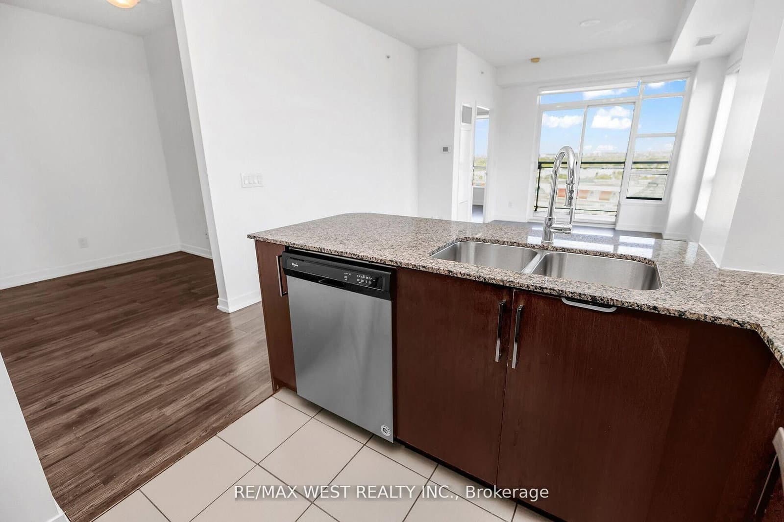 840 Queens Plate Drive, Unit 1211 thumbnail 23