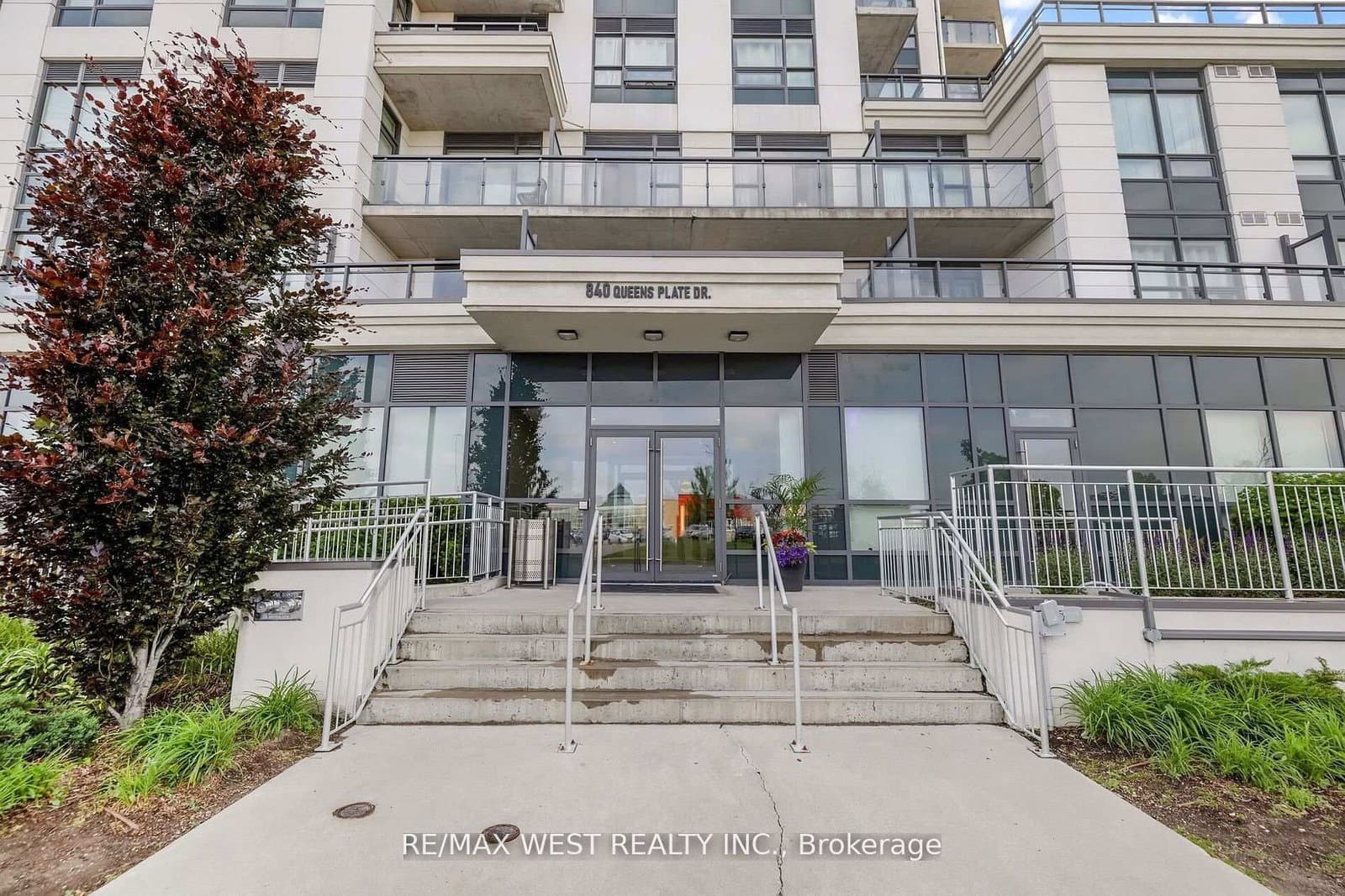 840 Queens Plate Drive, Unit 1211 thumbnail 6