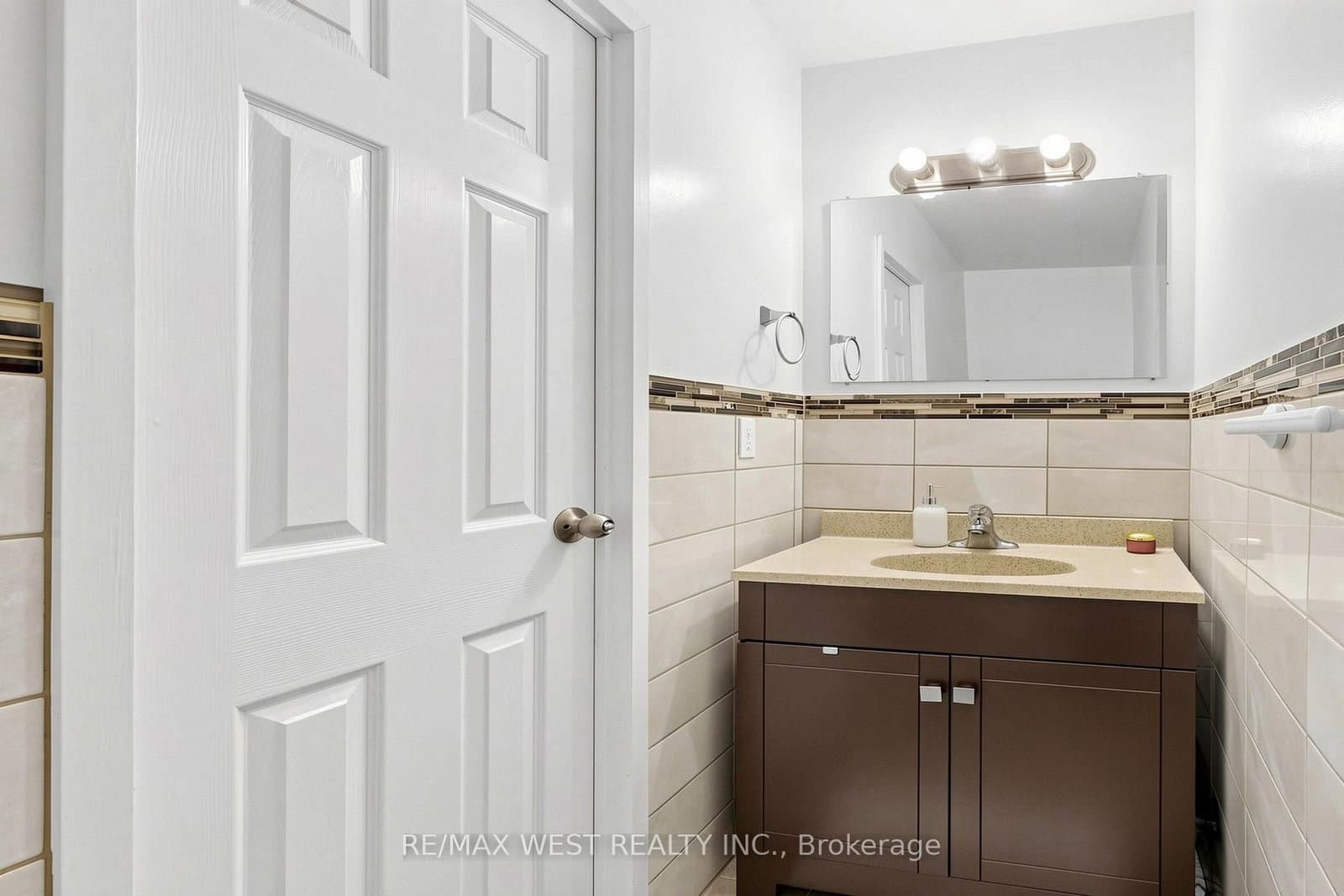 1624 Bloor Street, Unit 105 thumbnail 22