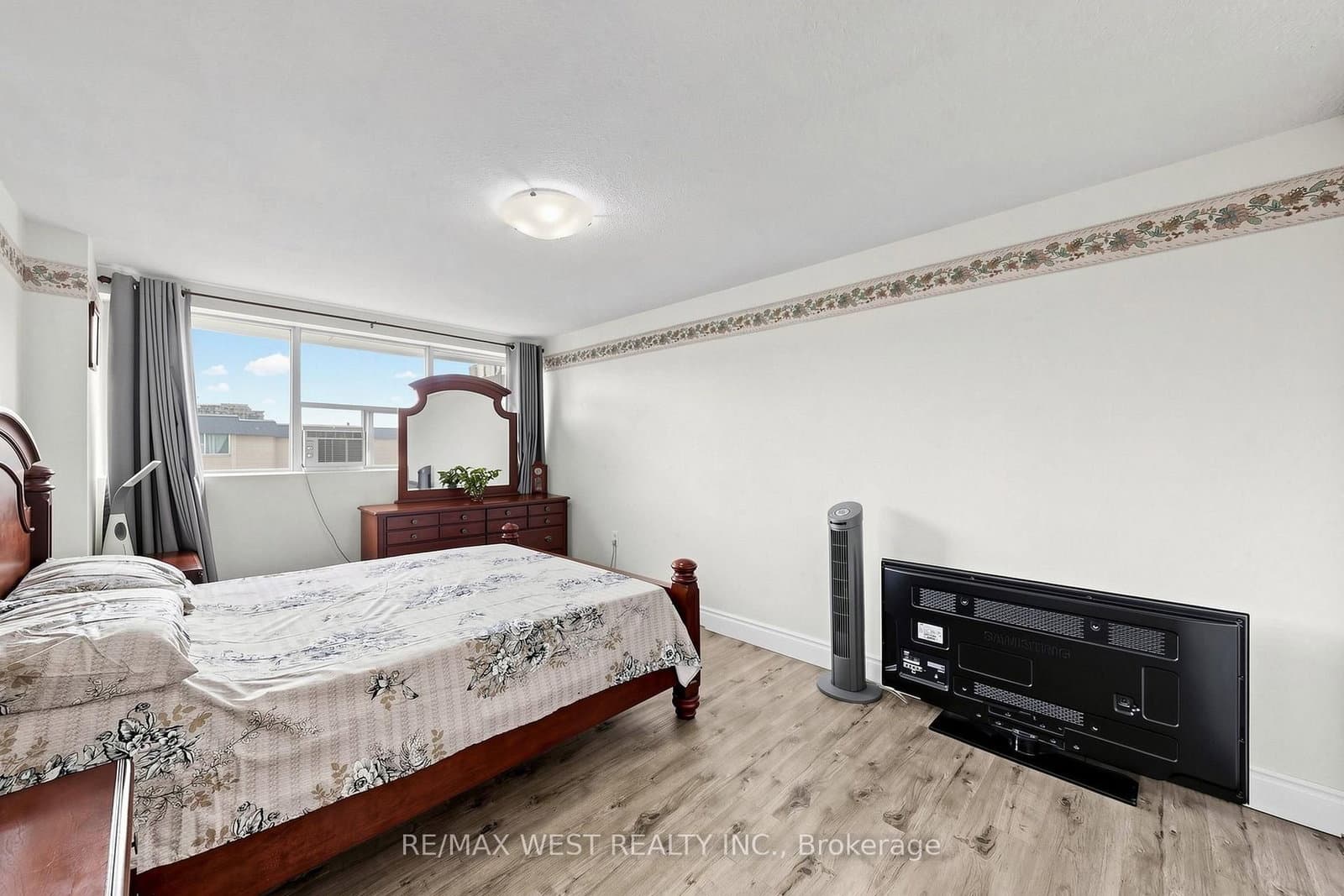 1624 Bloor Street, Unit 105 thumbnail 23