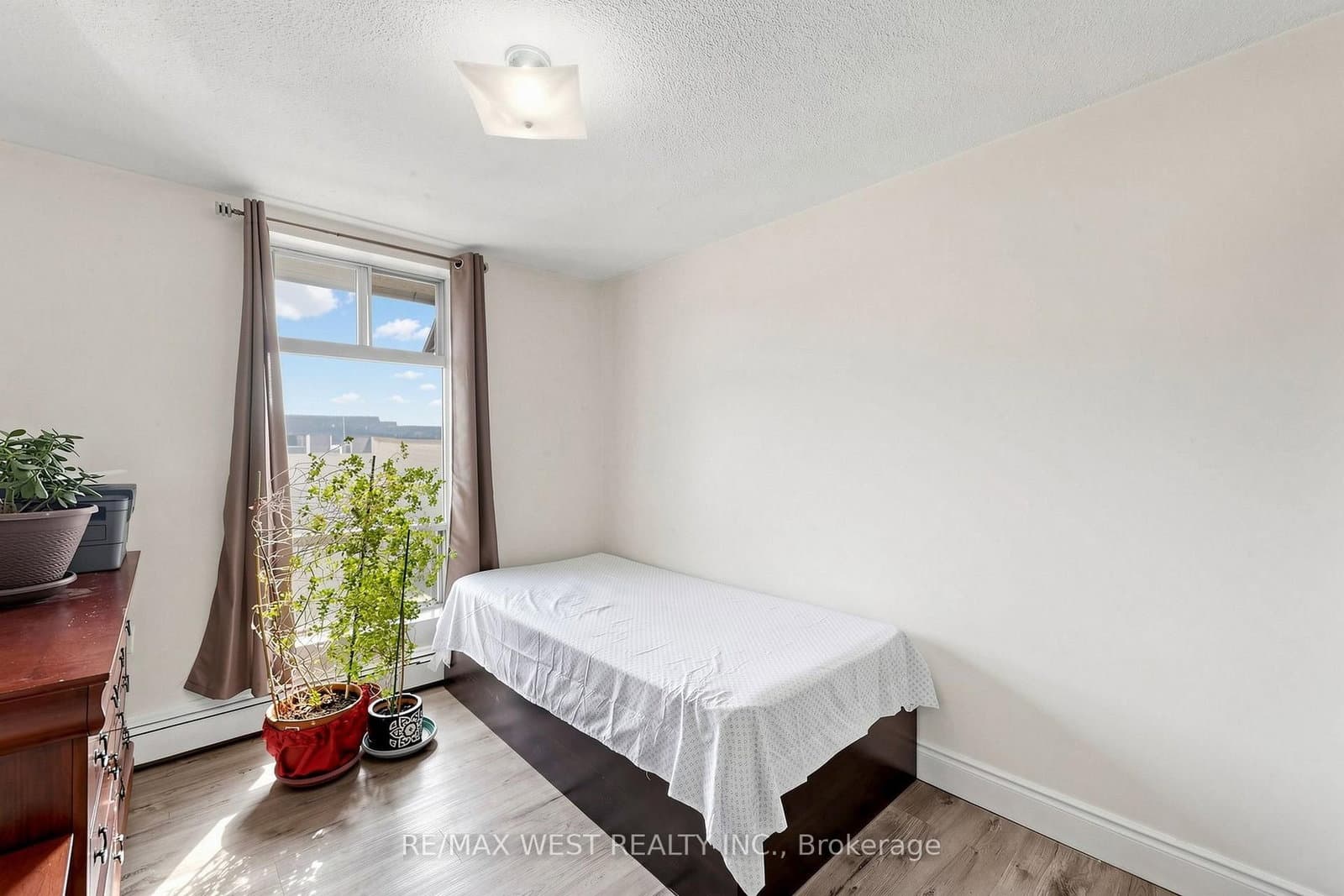 1624 Bloor Street, Unit 105 thumbnail 32