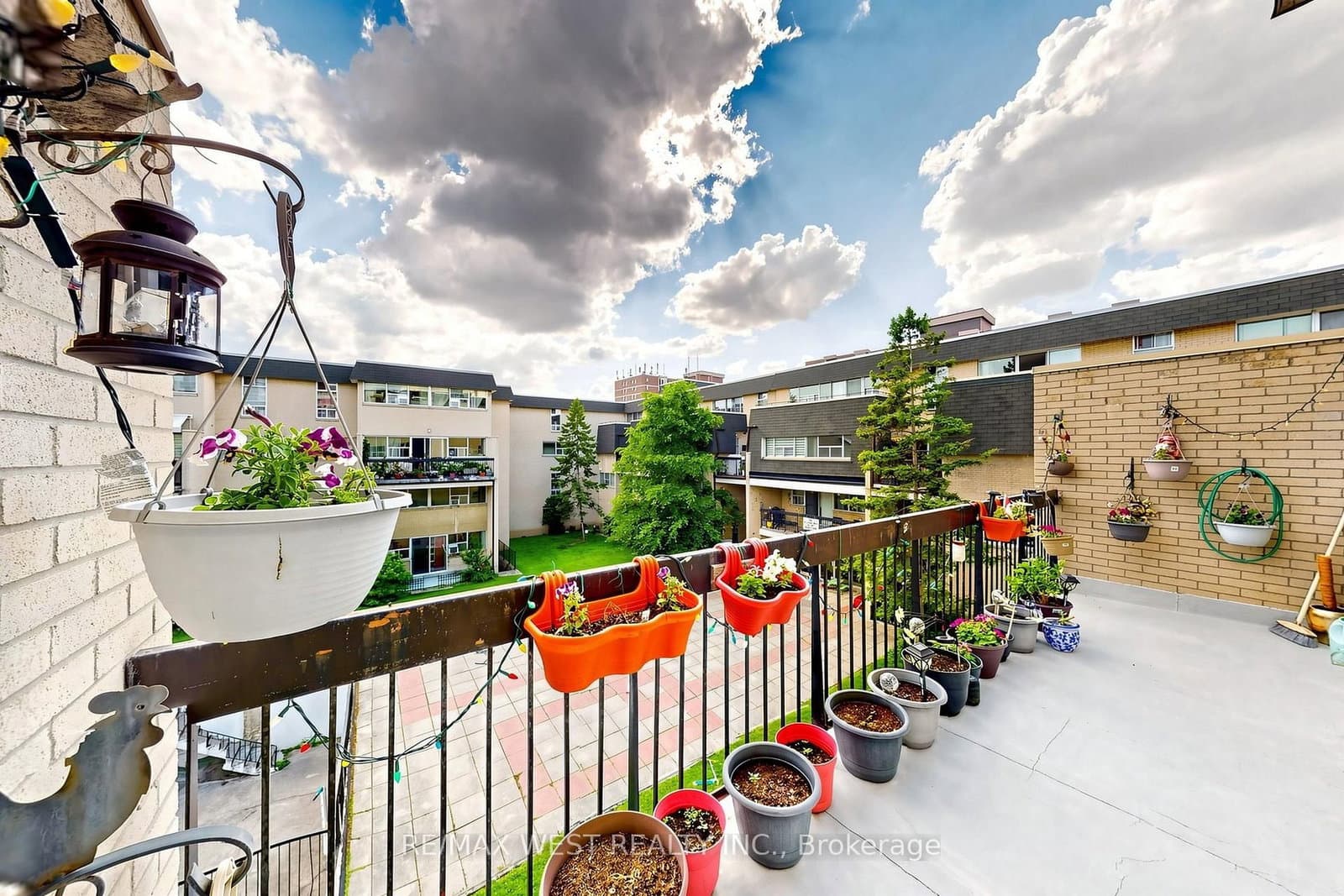 1624 Bloor Street, Unit 105 thumbnail 39