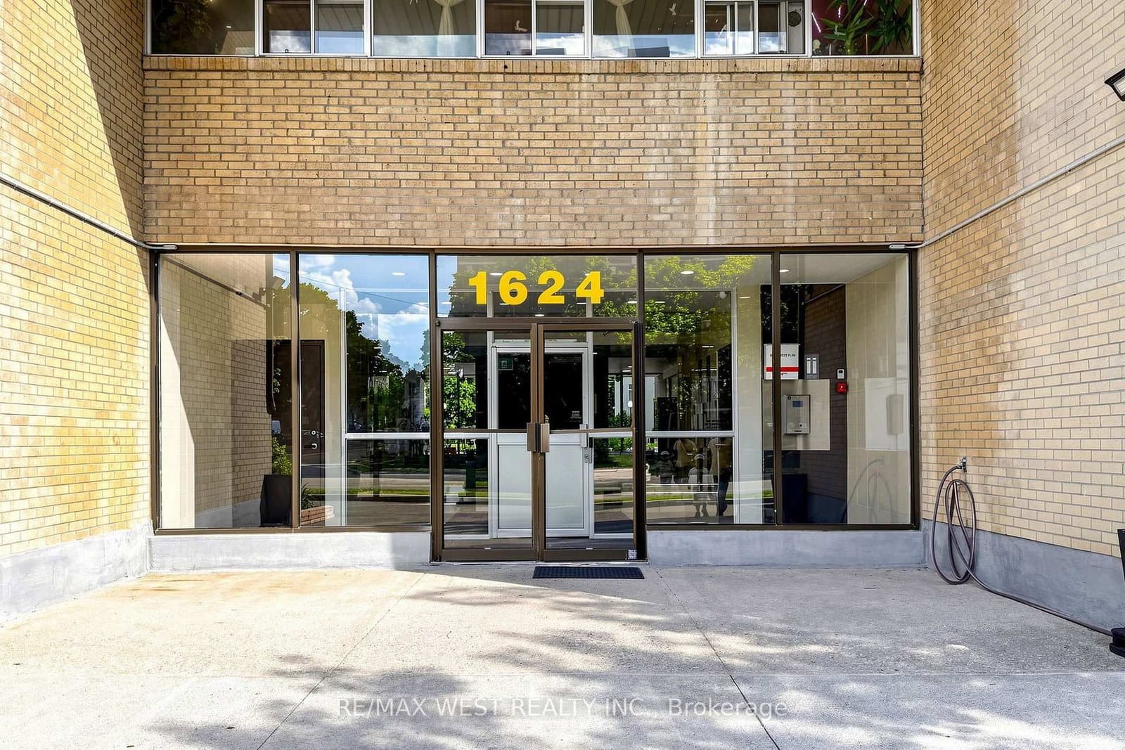 1624 Bloor Street, Unit 105 thumbnail 4