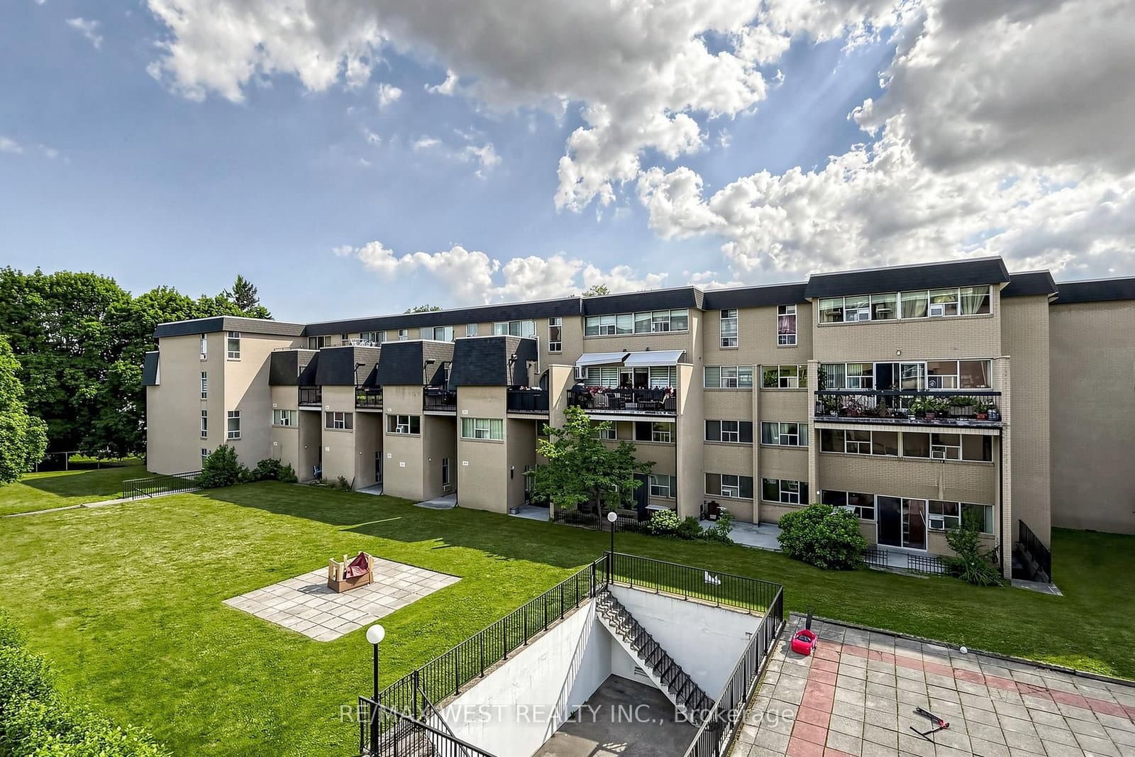 1624 Bloor Street, Unit 105 thumbnail 41