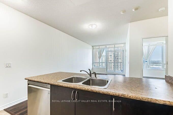 388 Prince Of Wales Drive, Unit 1706 thumbnail 11