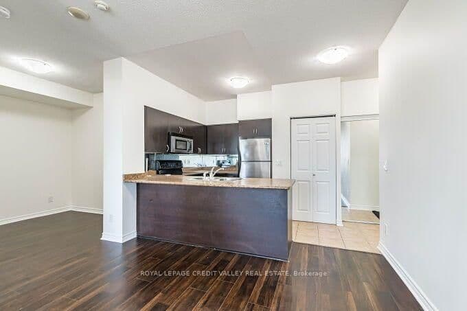 388 Prince Of Wales Drive, Unit 1706 thumbnail 15