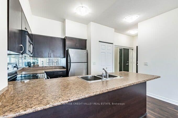 388 Prince Of Wales Drive, Unit 1706 thumbnail 18