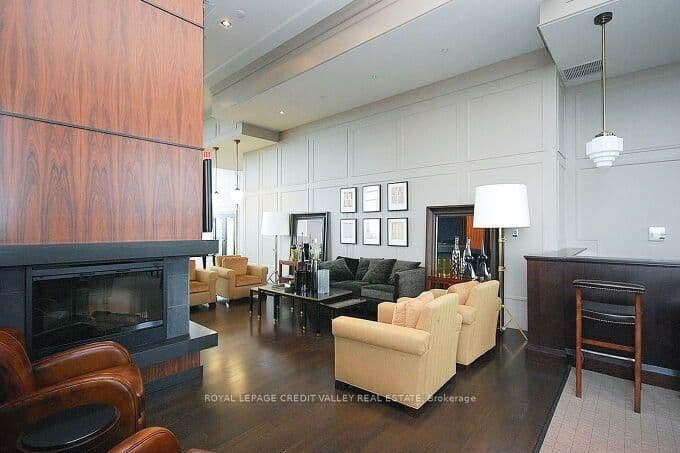 388 Prince Of Wales Drive, Unit 1706 thumbnail 2