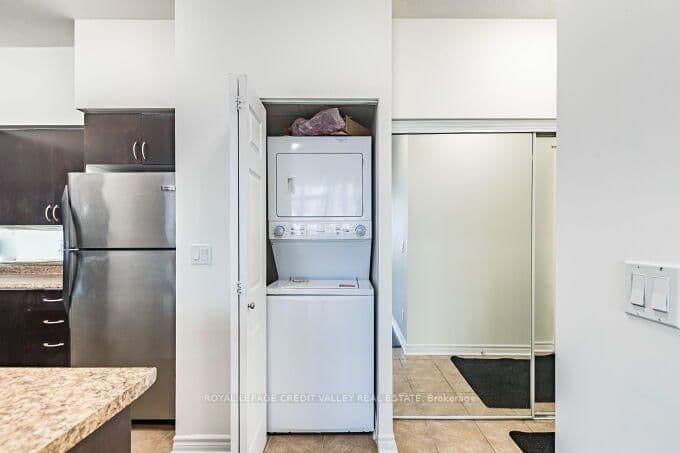388 Prince Of Wales Drive, Unit 1706 thumbnail 28