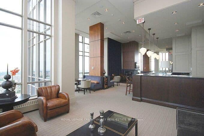 388 Prince Of Wales Drive, Unit 1706 thumbnail 4