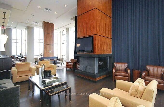 388 Prince Of Wales Drive, Unit 1706 thumbnail 40
