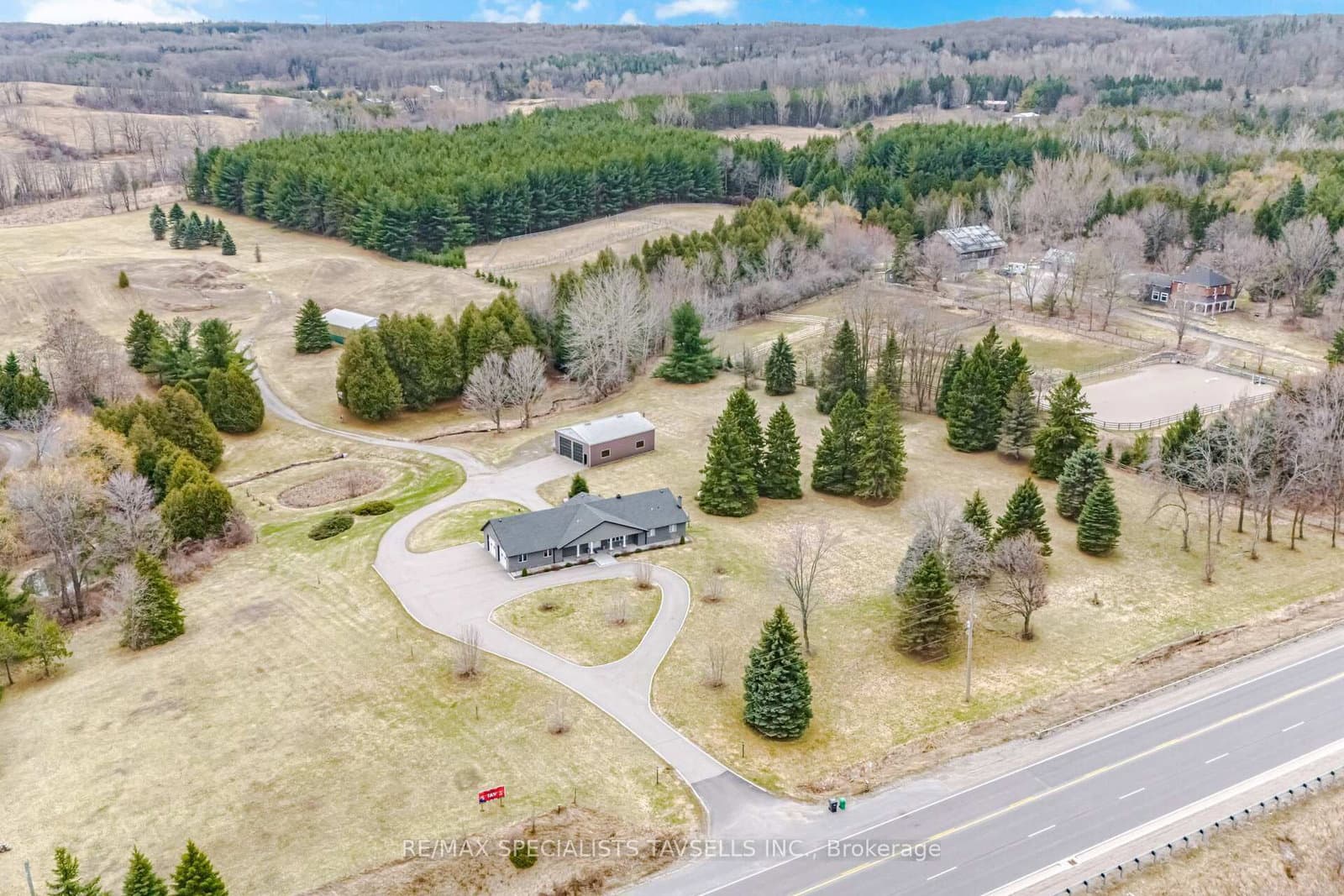 6785 Highway 9 Road thumbnail 3