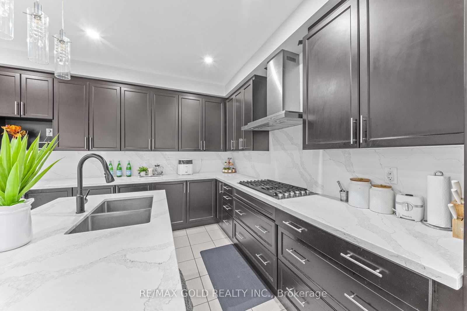 9 Goderich Drive thumbnail 14