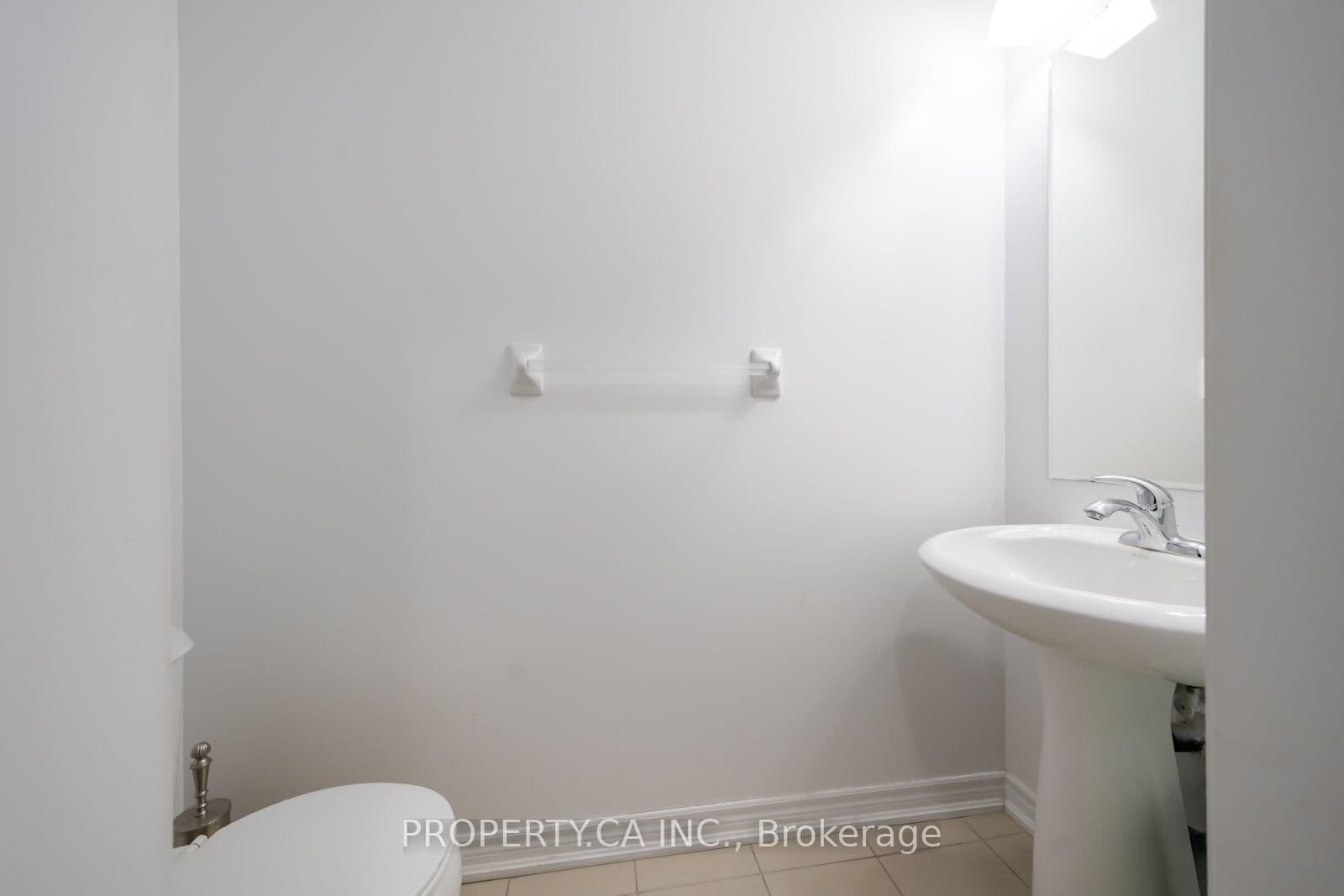 383 Prince Of Wales Drive, Unit 112 thumbnail 20