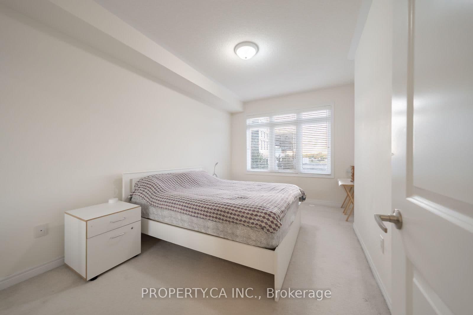 383 Prince Of Wales Drive, Unit 112 thumbnail 22