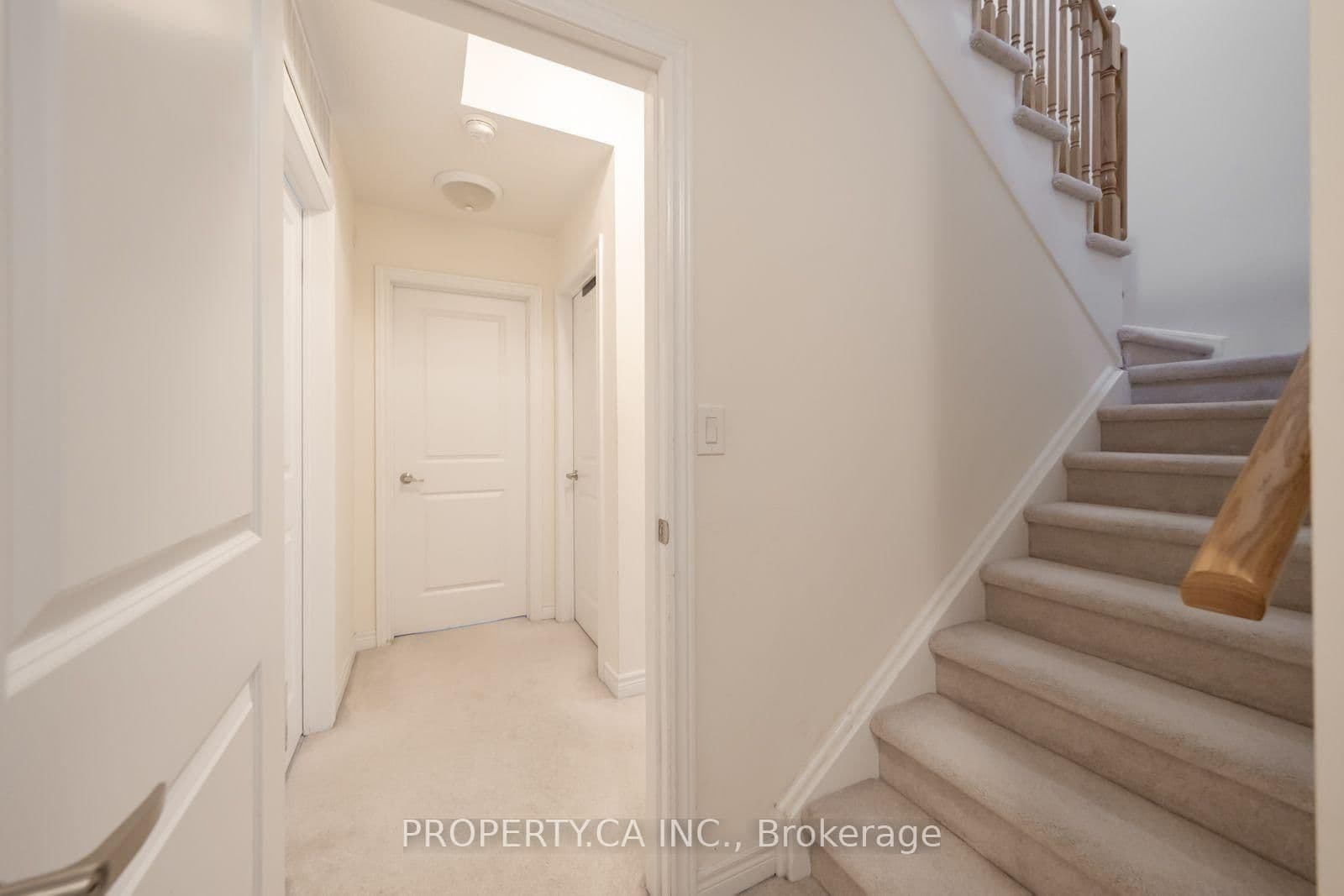 383 Prince Of Wales Drive, Unit 112 thumbnail 30