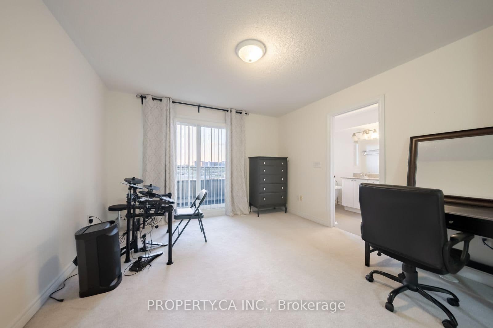 383 Prince Of Wales Drive, Unit 112 thumbnail 33