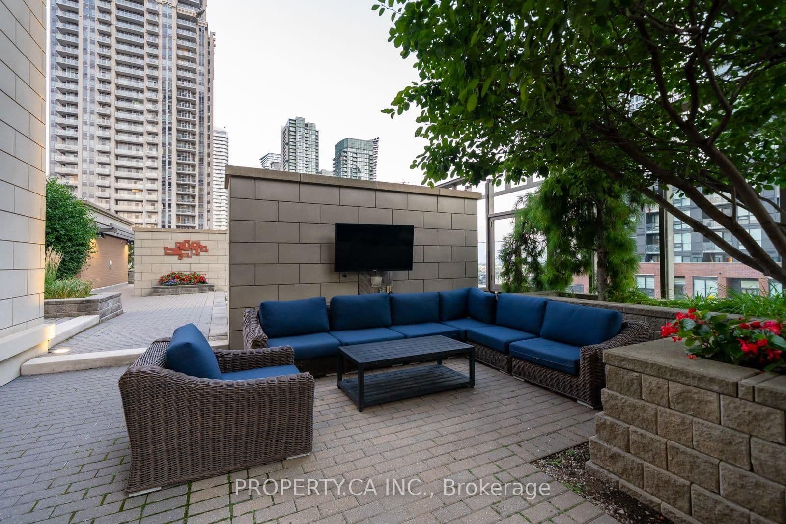 383 Prince Of Wales Drive, Unit 112 thumbnail 47