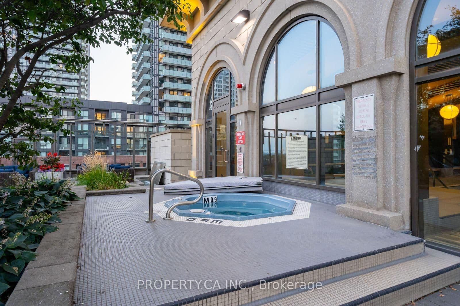 383 Prince Of Wales Drive, Unit 112 thumbnail 49