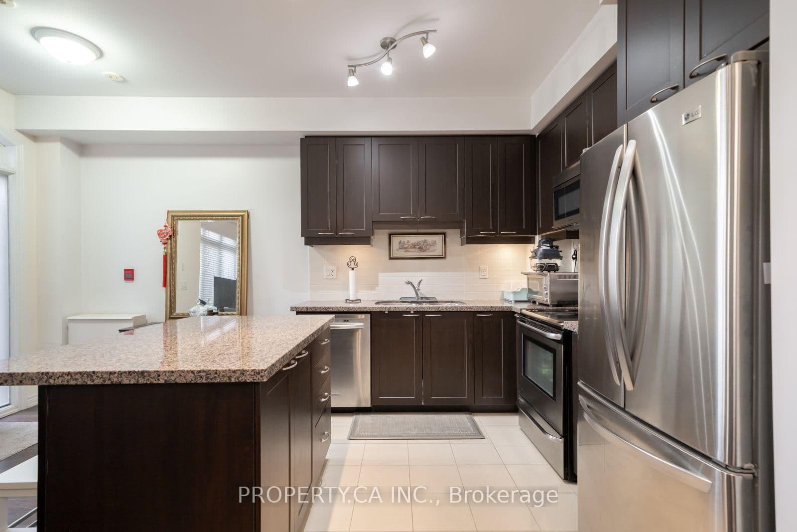 383 Prince Of Wales Drive, Unit 112 thumbnail 6