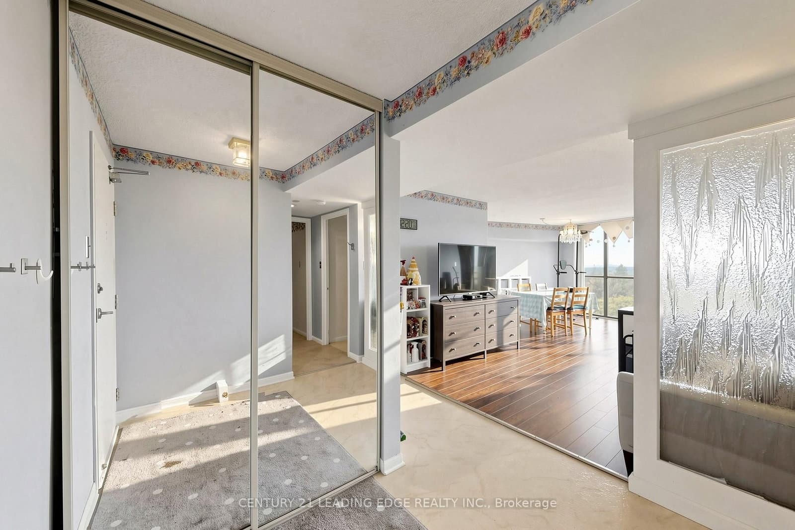 1230 Marlborough Court W, Unit 1106 thumbnail 2