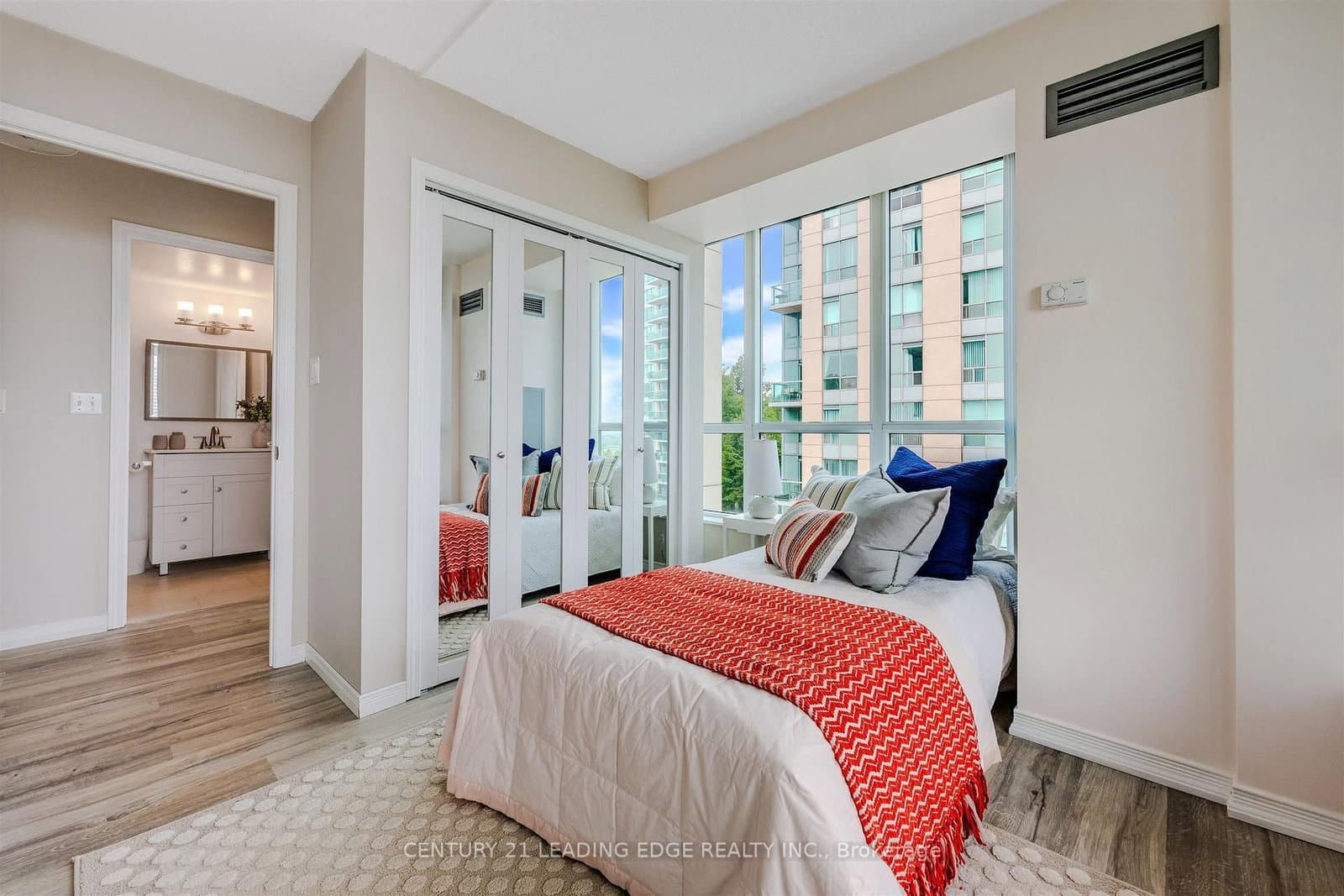 2585 Erin Centre Boulevard, Unit 403 thumbnail 9