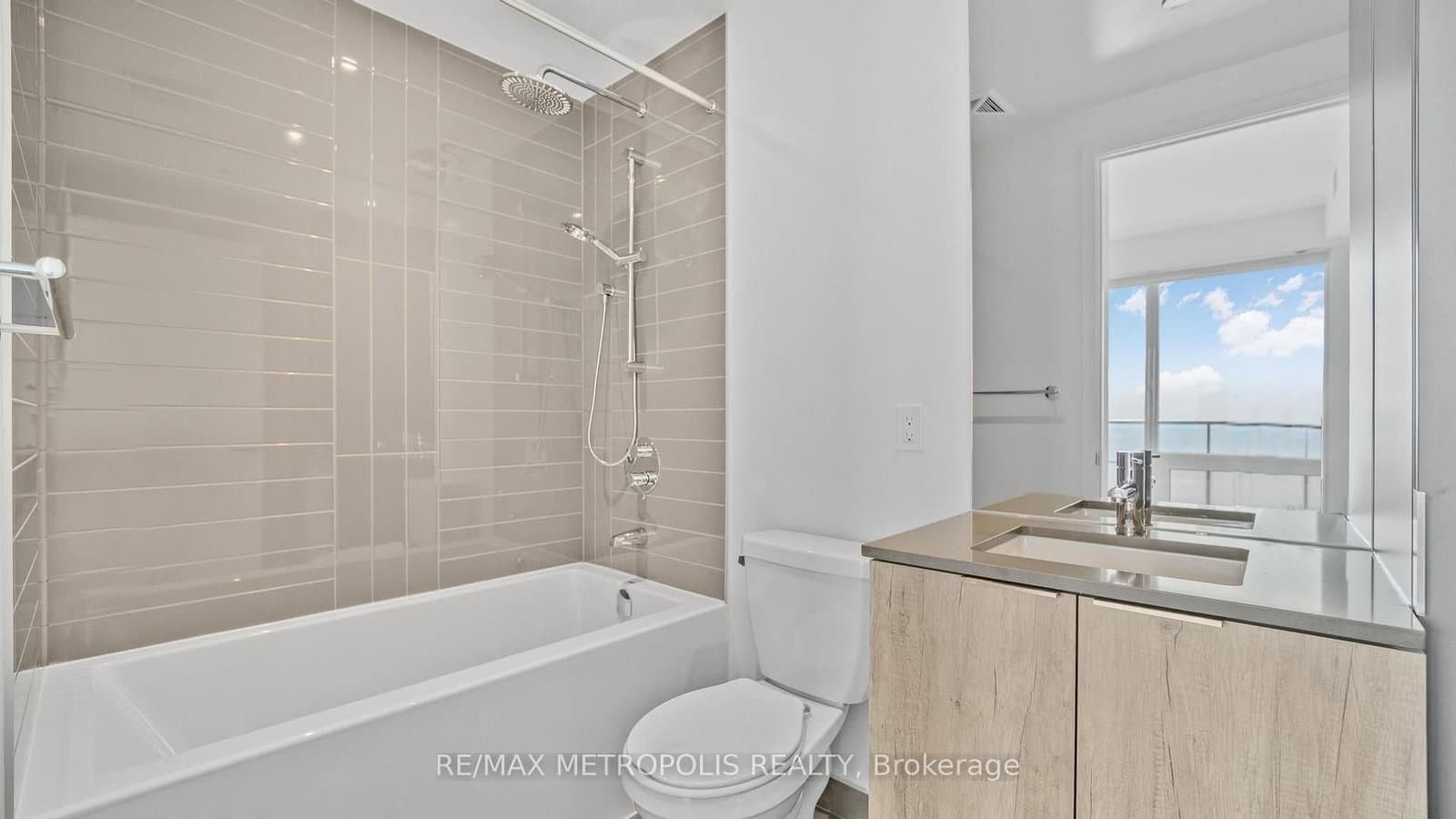 448 Burnhamthorpe Rd W 5611 thumbnail 12