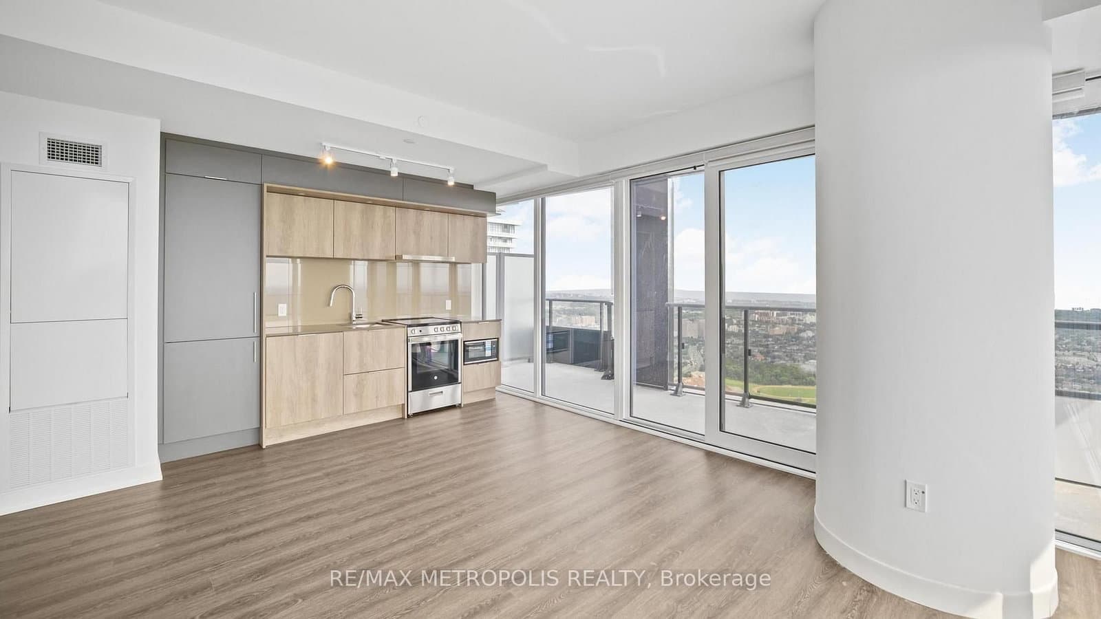 448 Burnhamthorpe Rd W 5611 thumbnail 8