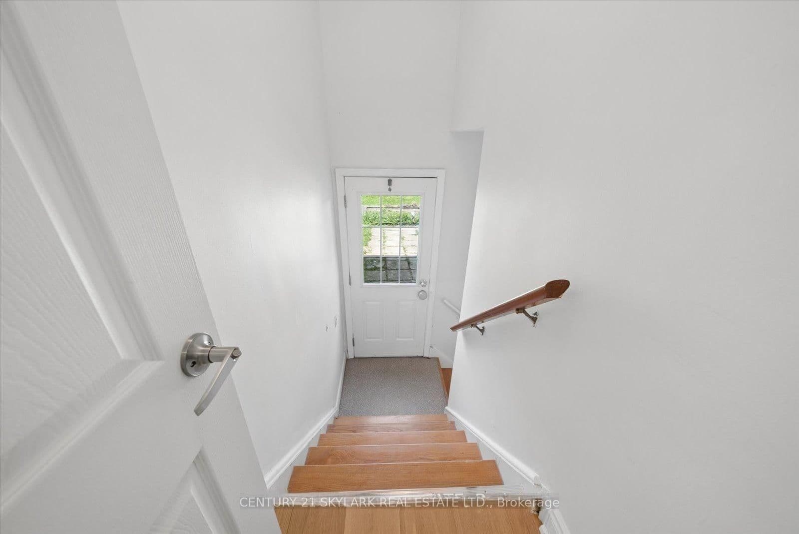 18 Jodphur Avenue, Unit Basement thumbnail 2