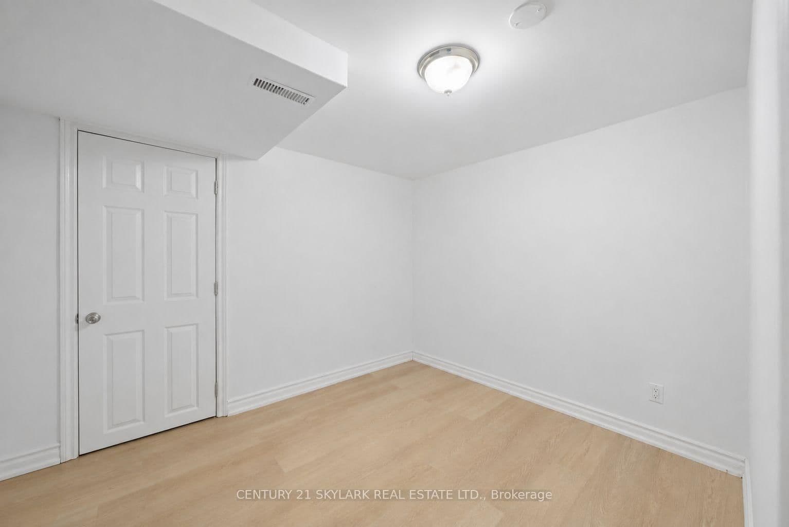 18 Jodphur Avenue, Unit Basement thumbnail 6