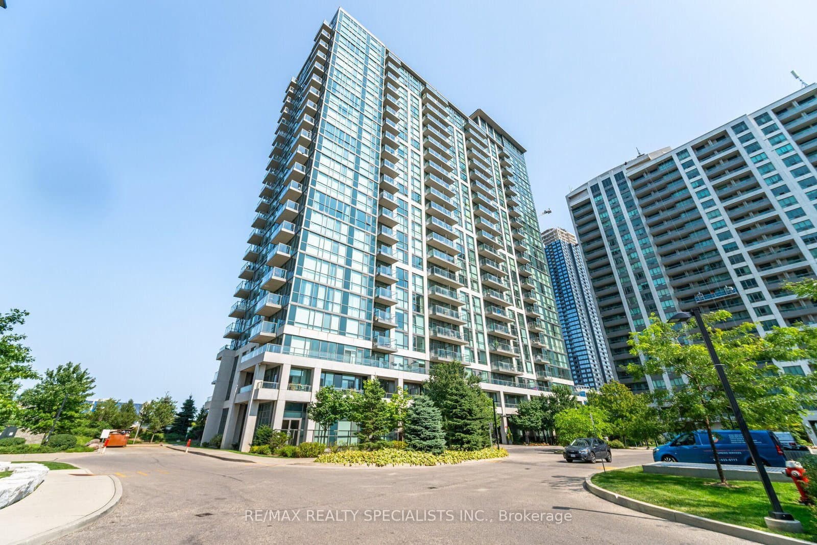 #PH07 - 339 Rathburn Road W