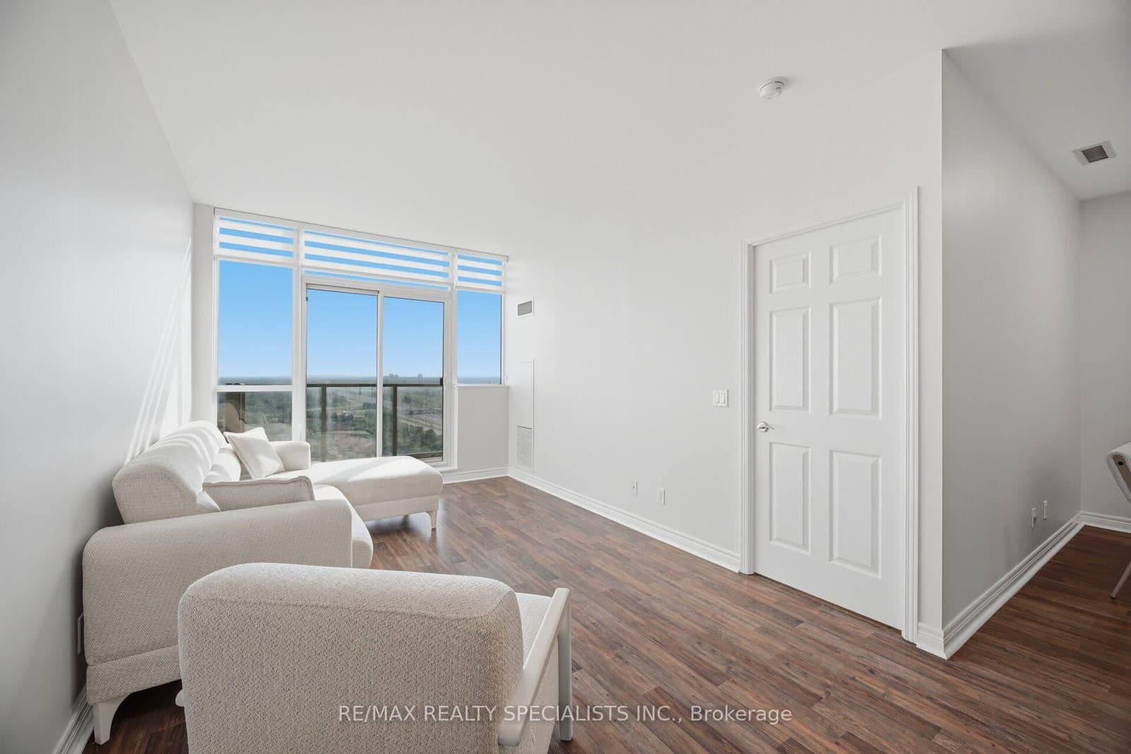 339 Rathburn Road W, Unit PH07 thumbnail 17