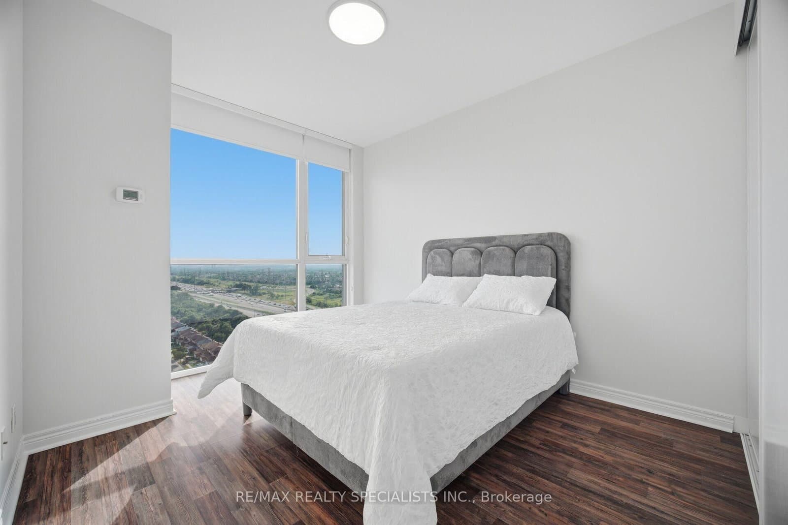 339 Rathburn Road W, Unit PH07 thumbnail 24