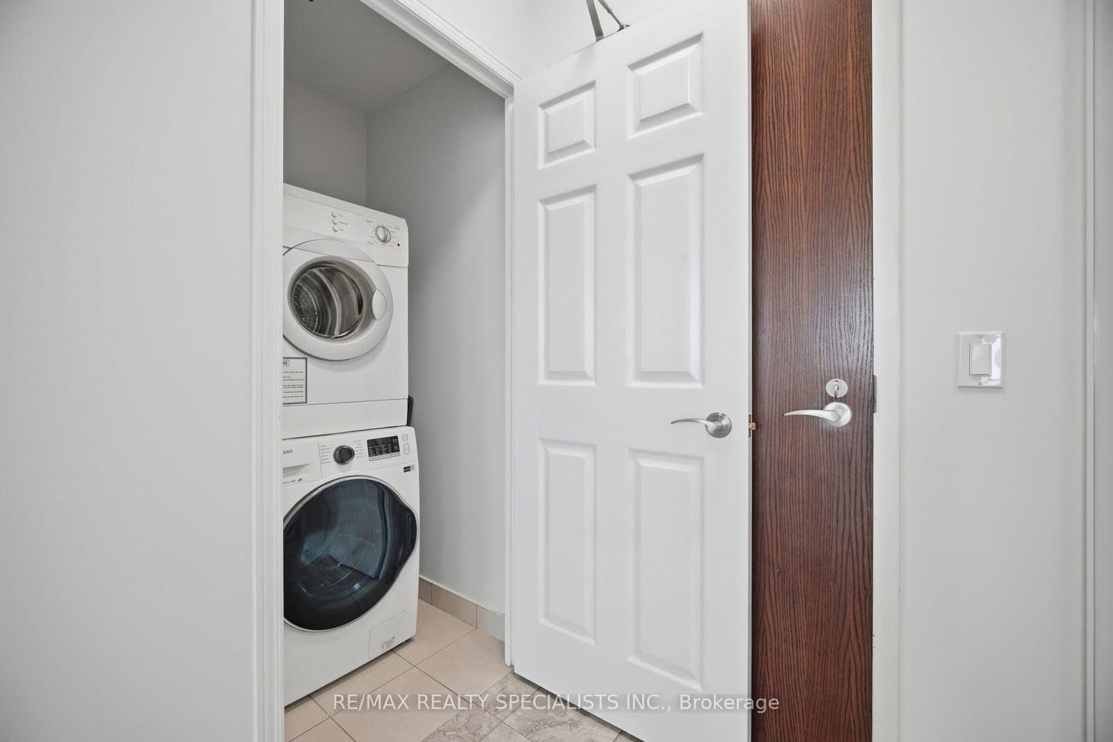 339 Rathburn Road W, Unit PH07 thumbnail 27