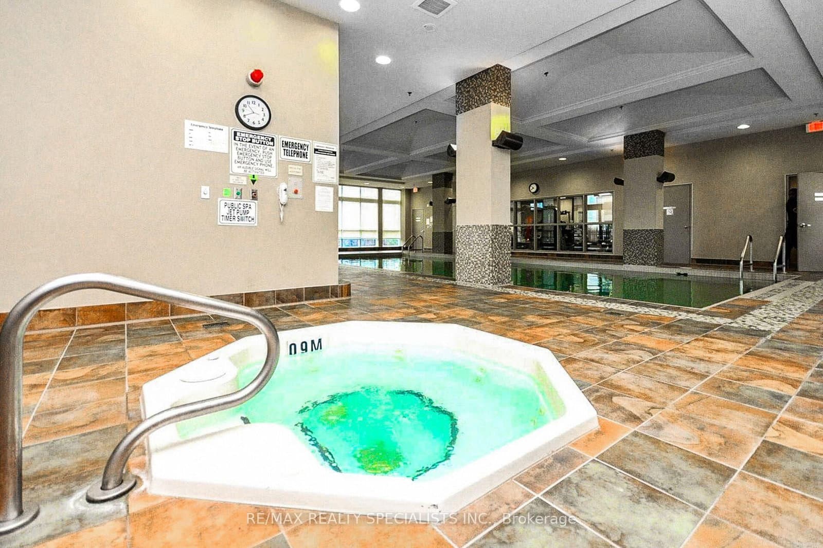 339 Rathburn Road W, Unit PH07 thumbnail 47