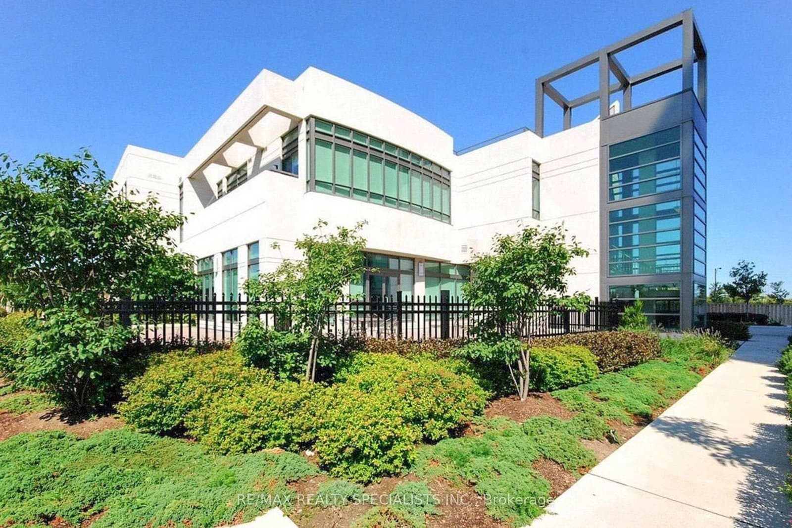 339 Rathburn Road W, Unit PH07 thumbnail 49