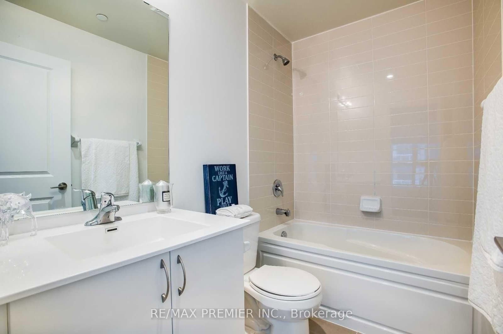 39 Annie Craig Drive, Unit 517 thumbnail 11