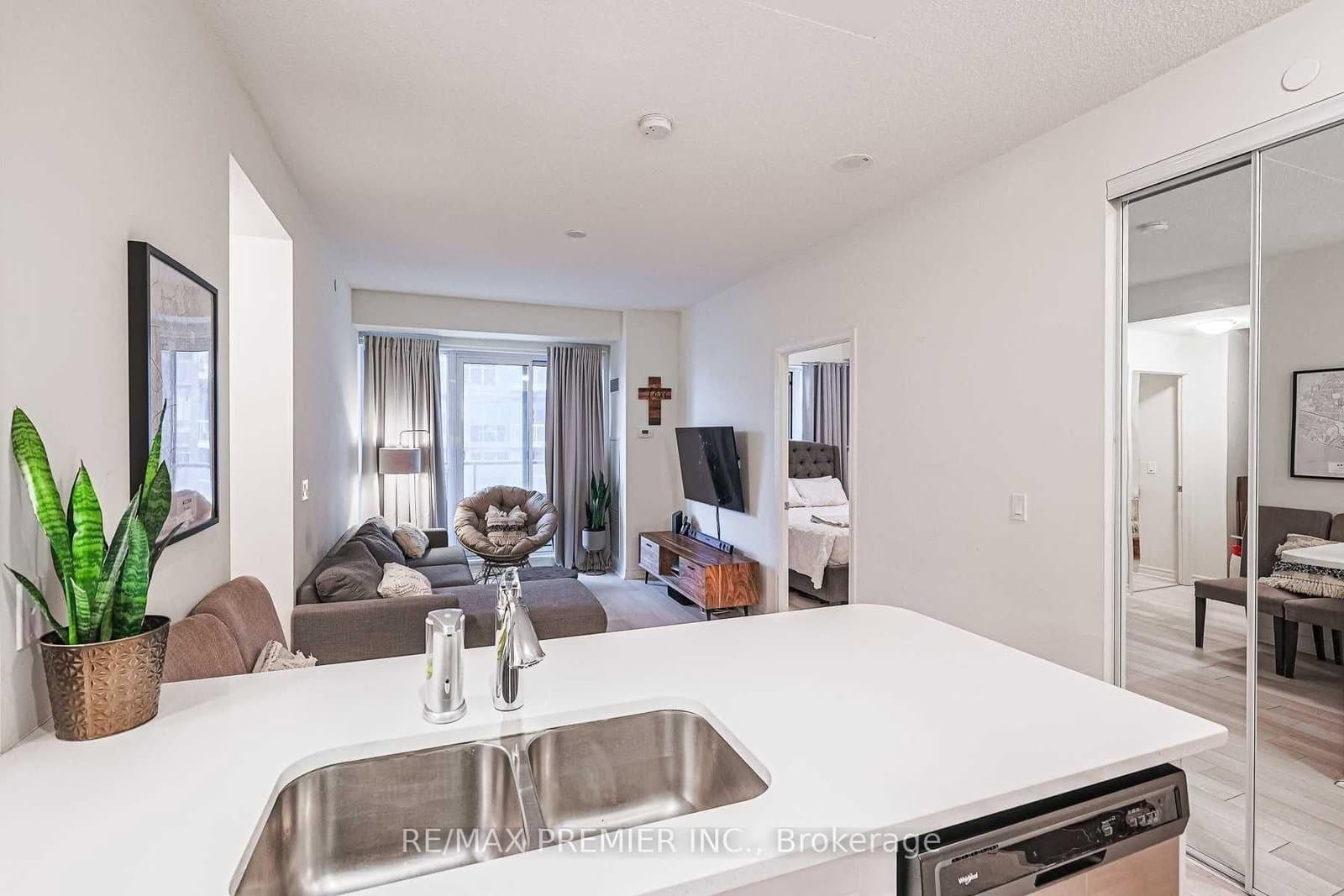 39 Annie Craig Drive, Unit 517 thumbnail 4