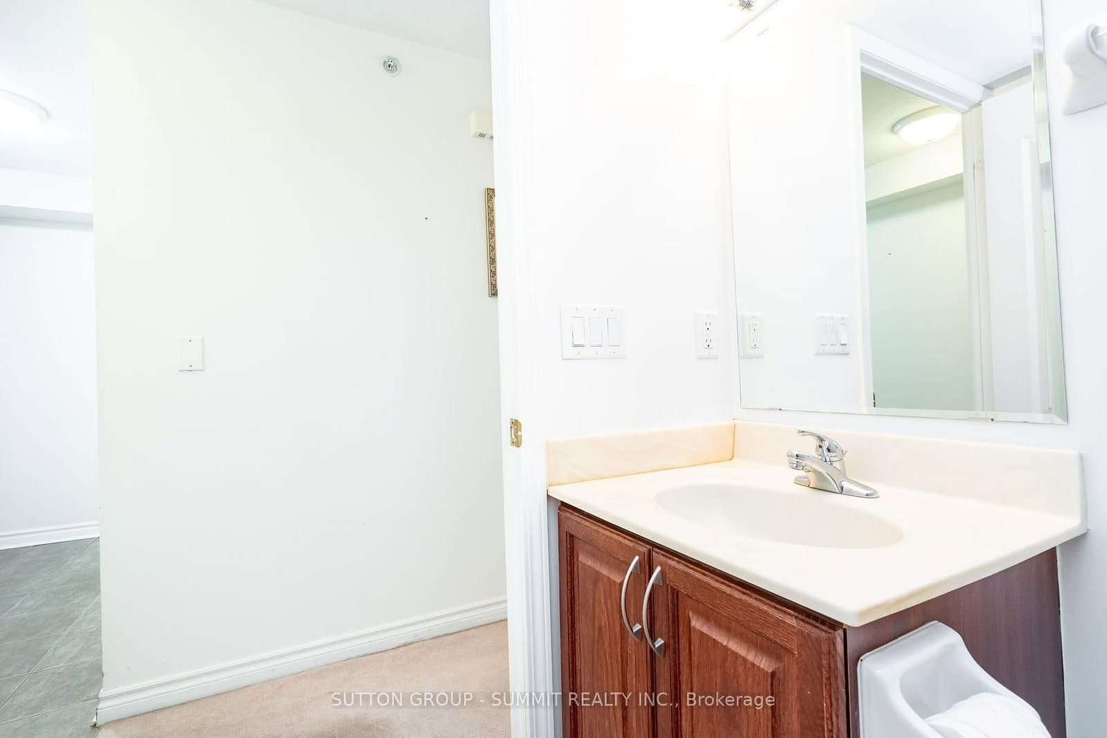 350 PRINCESS ROYAL Drive, Unit 1505 thumbnail 14