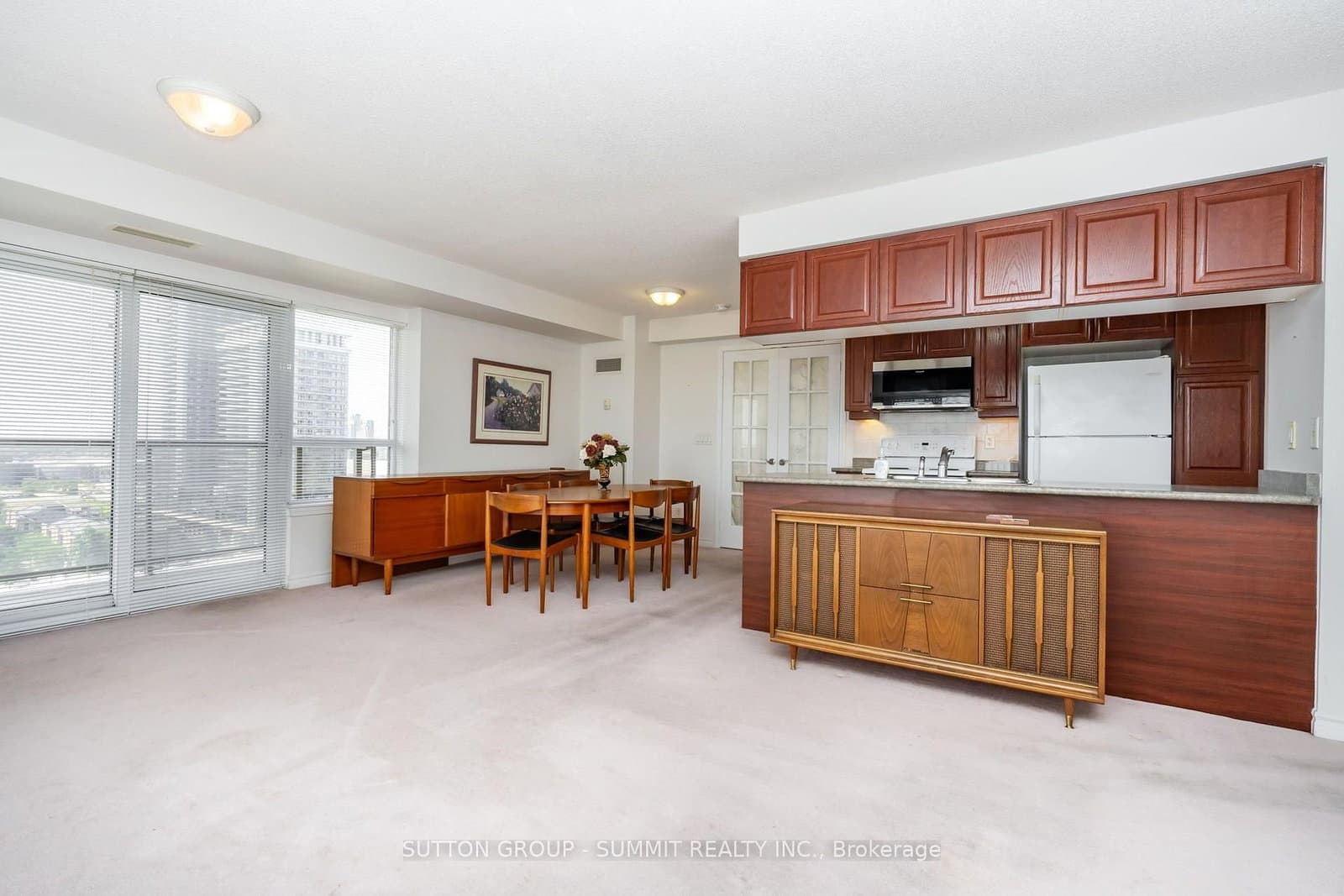 350 PRINCESS ROYAL Drive, Unit 1505 thumbnail 22