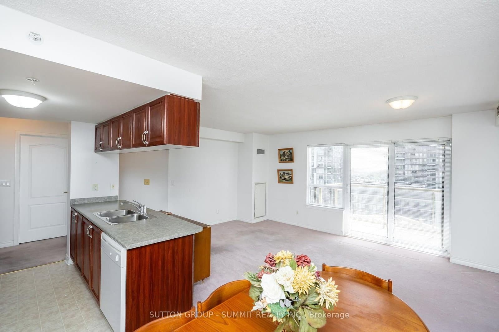 350 PRINCESS ROYAL Drive, Unit 1505 thumbnail 27