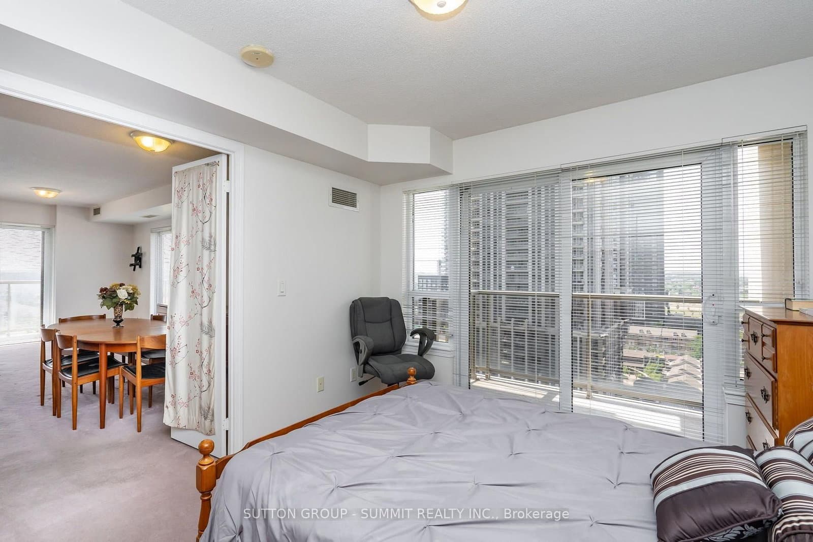 350 PRINCESS ROYAL Drive, Unit 1505 thumbnail 31