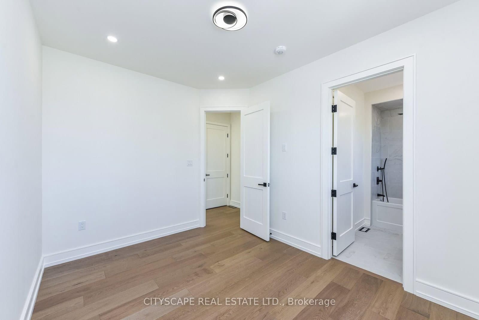 956 Fourth Street thumbnail 25
