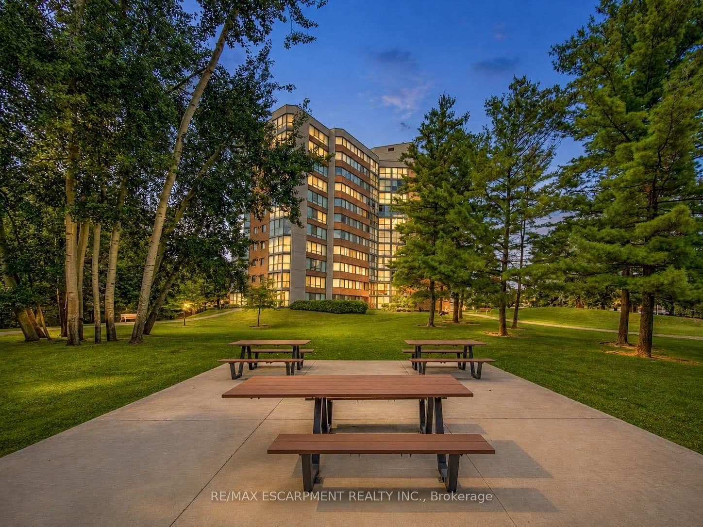 1230 Marlborough Court, Unit 202 thumbnail 17